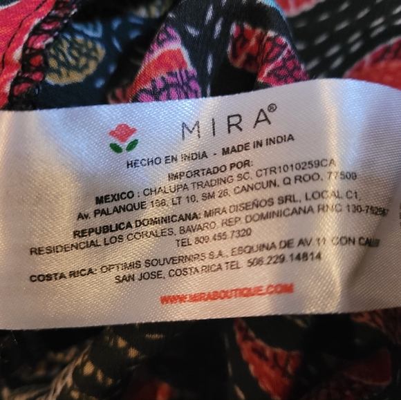 NWOT, SHORT ROMPER, with pockets, very light material, very flattering. - Picture 8 of 14